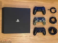PS4 Slim 1 tb 3 controllers