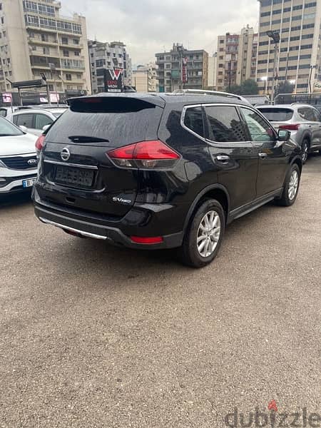 Nissan Rogue 2017 SV 4wd rear camera mint condition 5