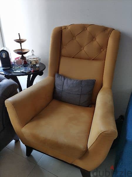 yellow chair 1