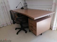 Office desk 0