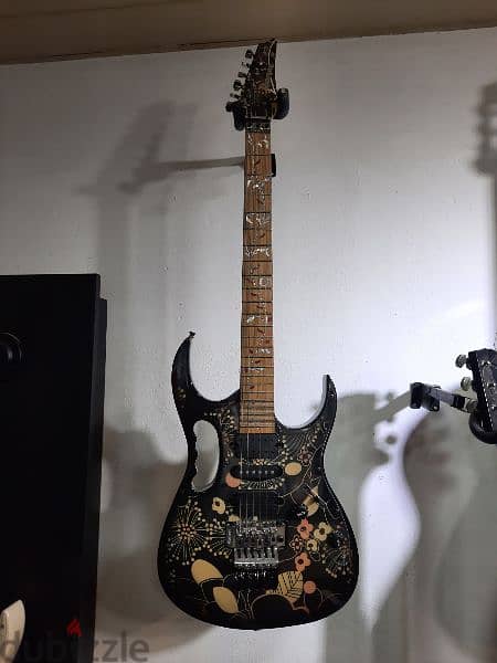 Ibanez electric guitar (music instruments) 1