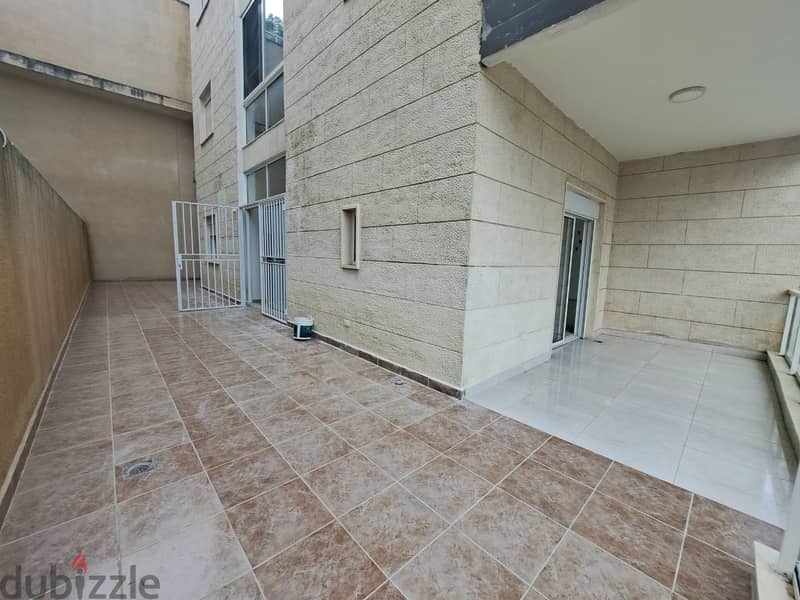 Charming Apartment with Terrace for Rent in Araya 0
