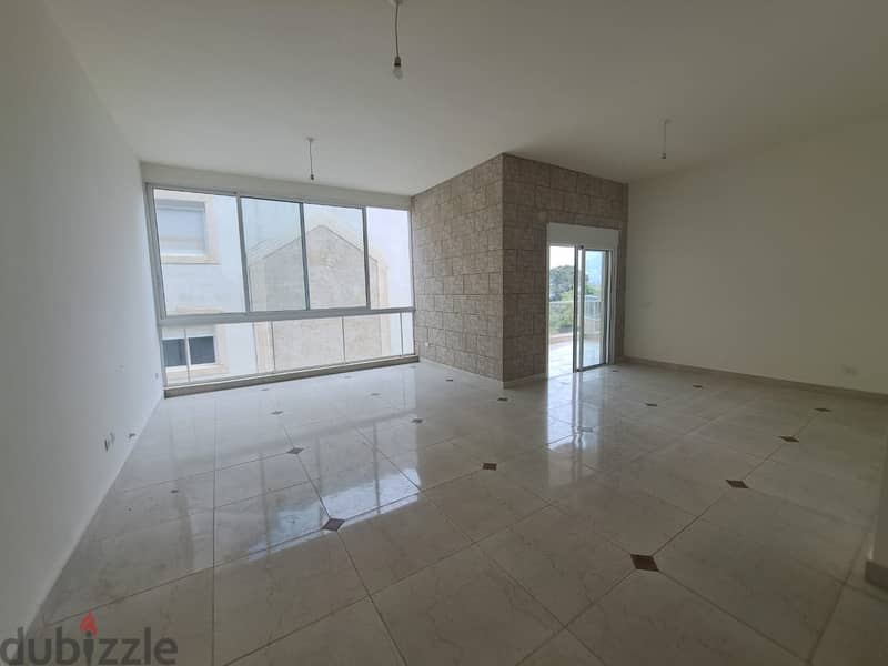 Charming Apartment with Terrace for Rent in Araya 1