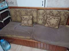 two sofas with a box in the same size 0