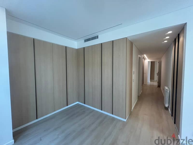 L15135 -High-End Apartment with Terrace For Rent in Down Town 3