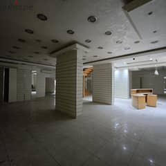 Showroom in Ain Remeneh For rent 0