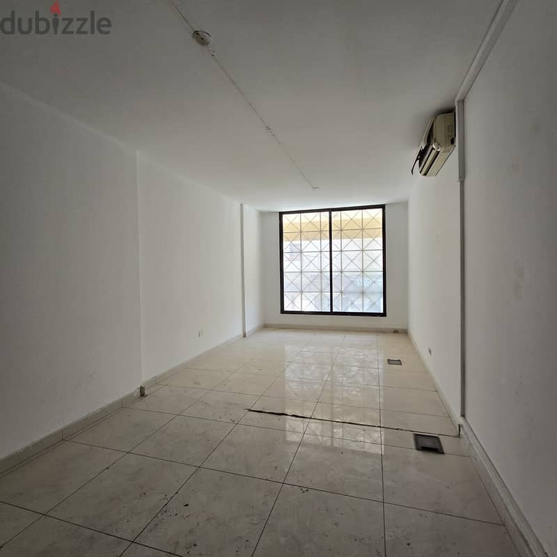 Showroom in Ain Remeneh For rent 3