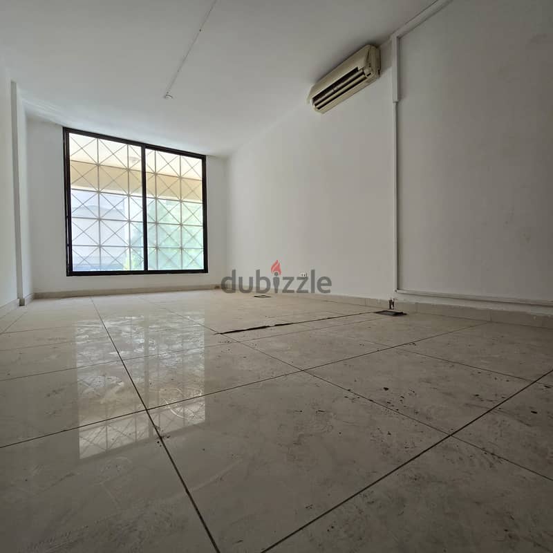 Showroom in Ain Remeneh For rent 6