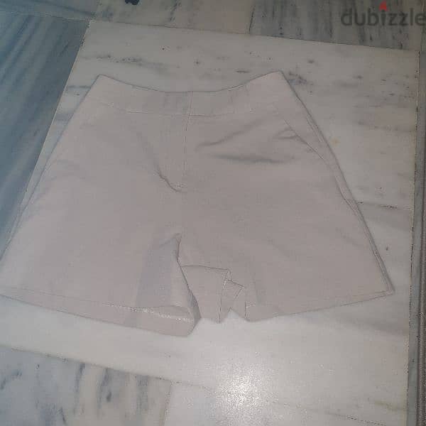 beige shorts new size medium 0