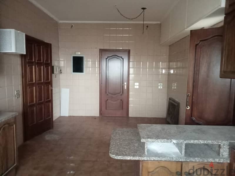 400 Sqm | Apartment for sale in Koraytem | Need renovation 8
