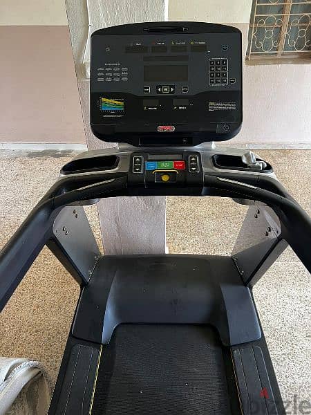 American Treadmill 7 HP 200 kg capacity like new 03027072 GEO SPORT 1