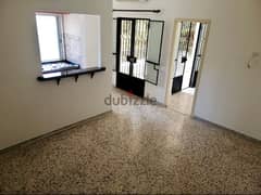 New gated apartment with garden 0