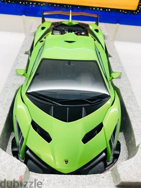 1/18 diecast Autoart Signature Lamborghini Veneno (VERDE ITHICA) 3