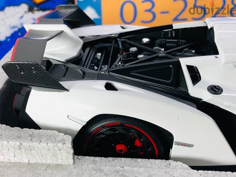 1/18 diecast Autoart Signature Lamborghini Veneno WHITE NEW 5