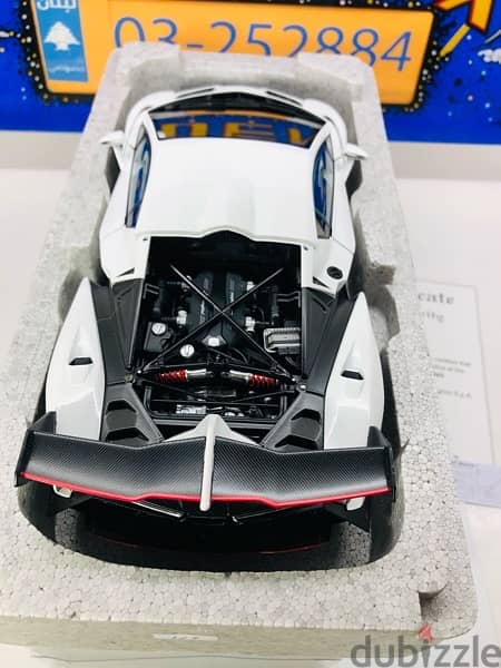 1/18 diecast Autoart Signature Lamborghini Veneno WHITE NEW 6