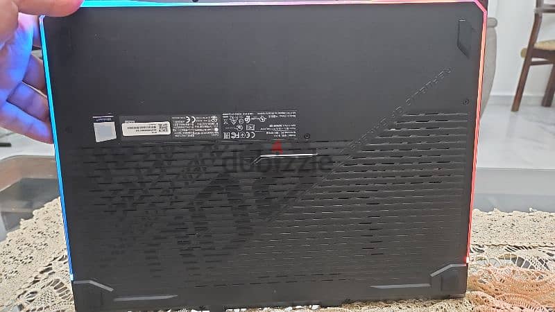 asus almost new 0 scratches 1