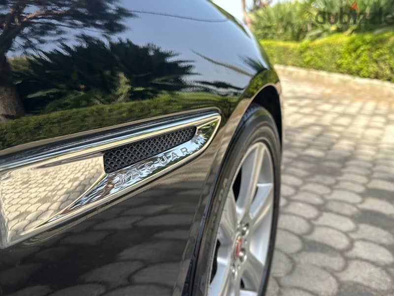 Jaguar XE 2018 4