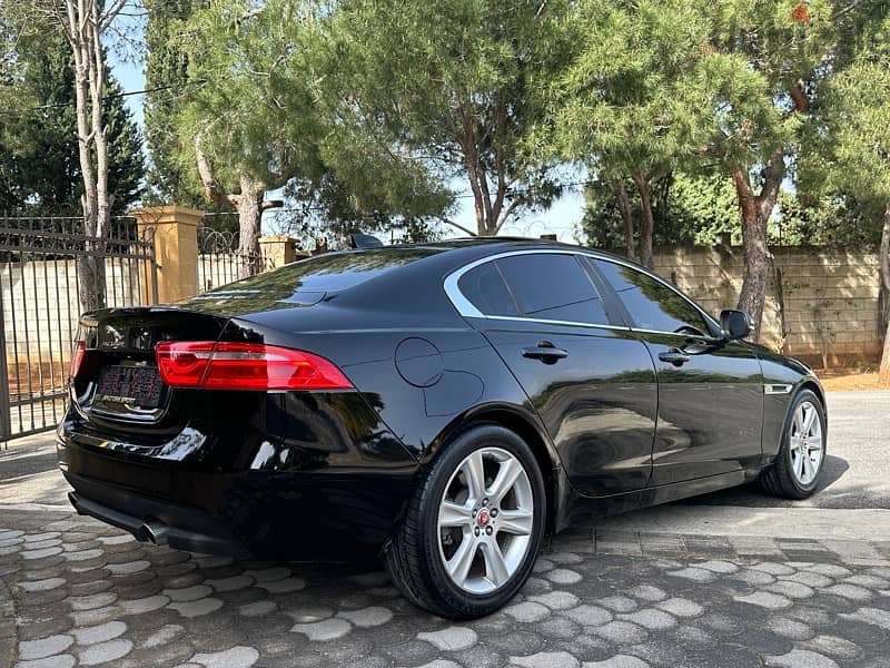 Jaguar XE 2018 6