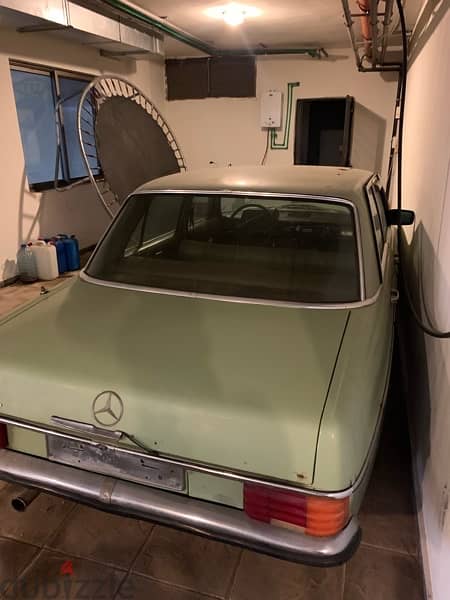 Mercedes-Benz 200 Series 1976 2