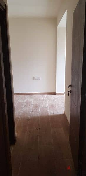 apartment For sale in achrafieh 260k. شقة للبيع في الأشرفية ٢٦٠،٠٠٠$ 6