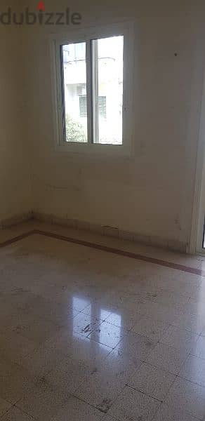 apartment For sale in achrafieh 130k. شقة للبيع في الأشرفية ١٣٠،٠٠٠$ 3