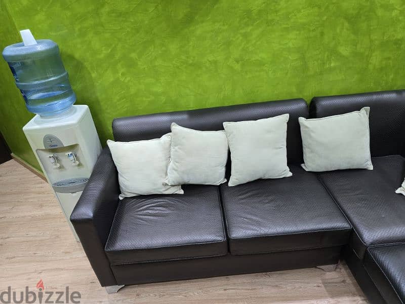 2 sofa corners with cushions 3