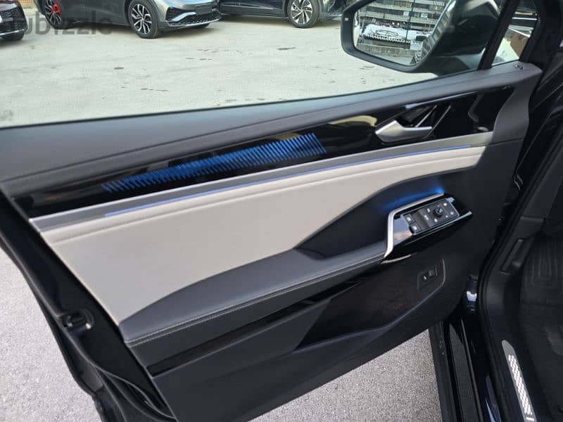 Volkswagen ID6 Pro Fully loaded big battery 7 seats & massage Top car 15