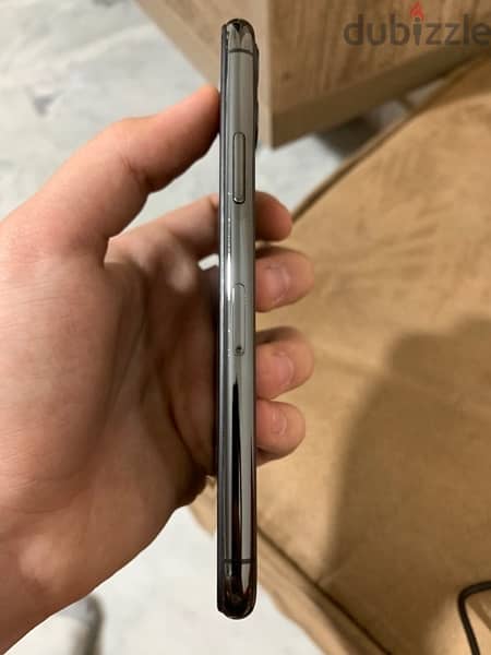iPhone 11 pro space gray 5