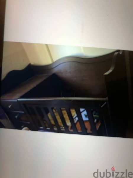 baby bed for sale new never used with portable cageتخت مع ٣ جوارير ع 2