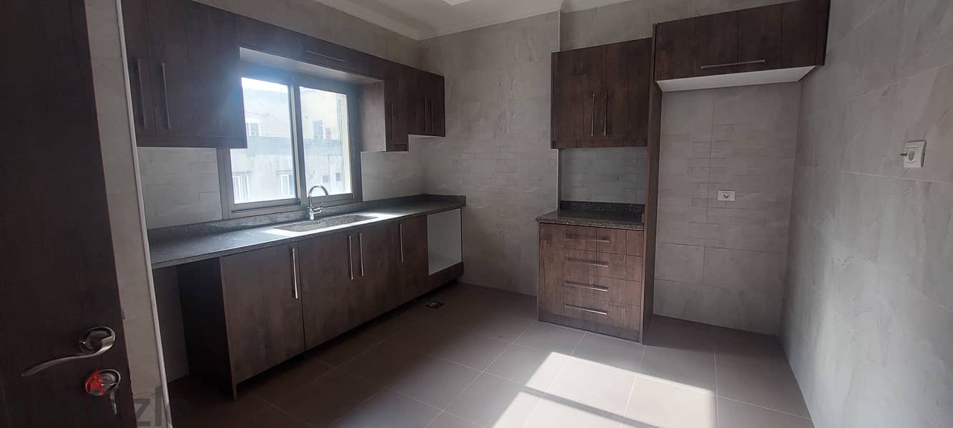 Achrafieh Tranquility: 2-Bedroom Apartment for Sale 3
