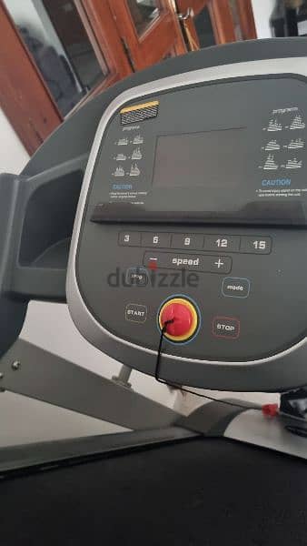 treadmill in mint condition 0