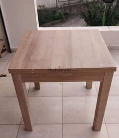 طاولة خشب متينة وكثير مرتبة جديدة للبيع 0