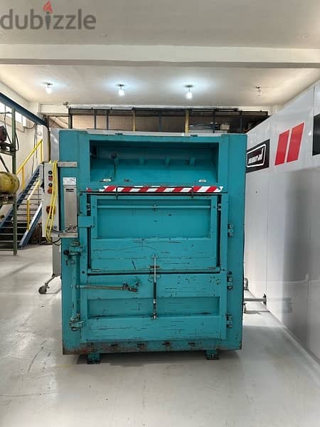 مكابس مواد صلبة ، كرتون بلاستيك فرامةHydraulic Carton Baling Press 15