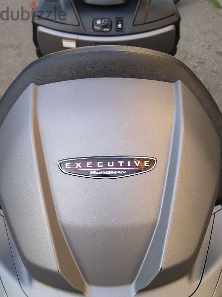 Suzuki burgman 650cc model 2018 like new 1800klm on odo company source 1