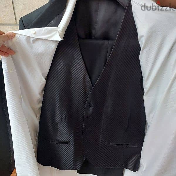 2x Black Tuxedo Full. Size 52 and 50. Pick up from Jounieh or Ain Alak 3