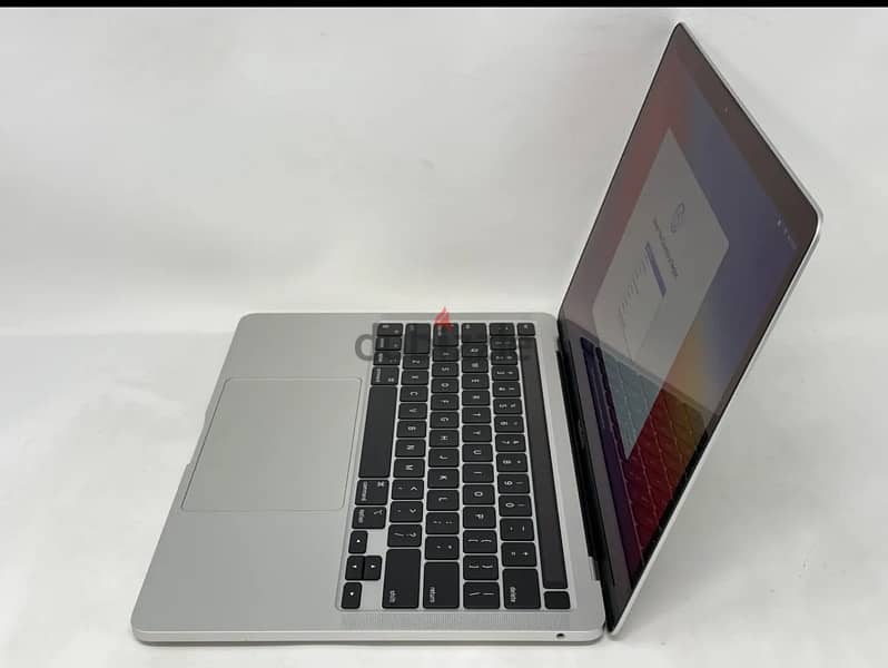 MacBook Pro 13 Silver 2020 3.2 GHz M1 8-Core GPU 8GB 256GB LIKE NEW 3