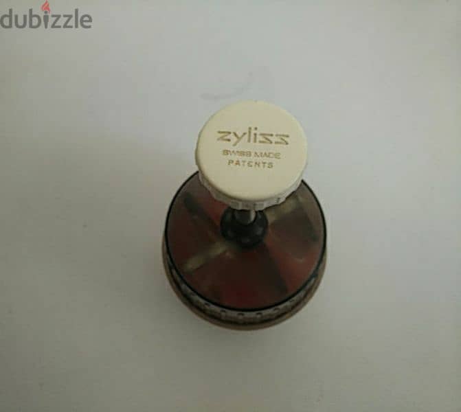 Vintage Zyliss handy chopper - Not Negotiable 4