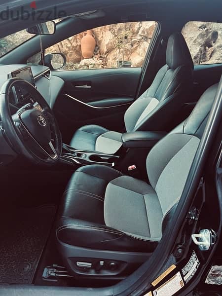 Toyota Corolla Hatchback XSE 2019 5