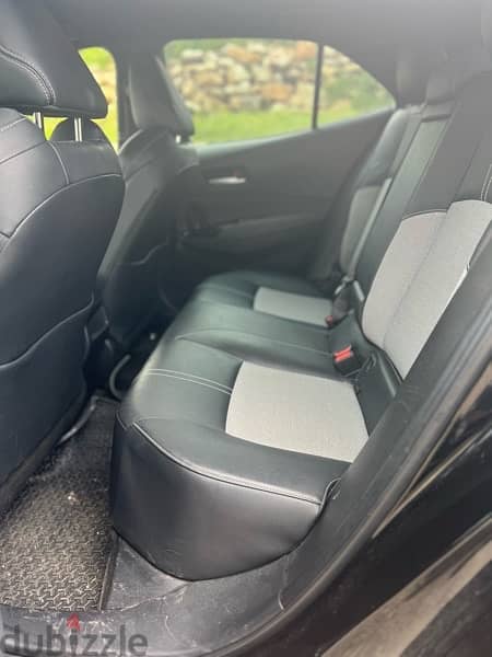 Toyota Corolla Hatchback XSE 2019 6