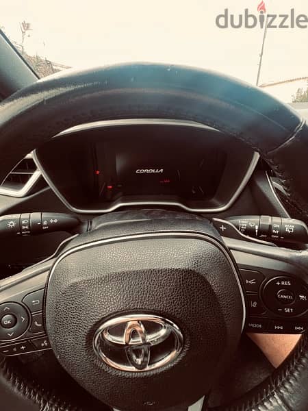 Toyota Corolla Hatchback XSE 2019 8