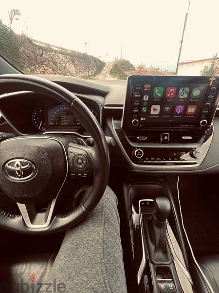 Toyota Corolla Hatchback XSE 2019 10