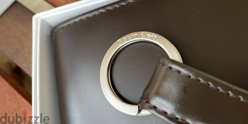 CALVIN KLEIN Brown Leather Wallet & Keychain Set. 4
