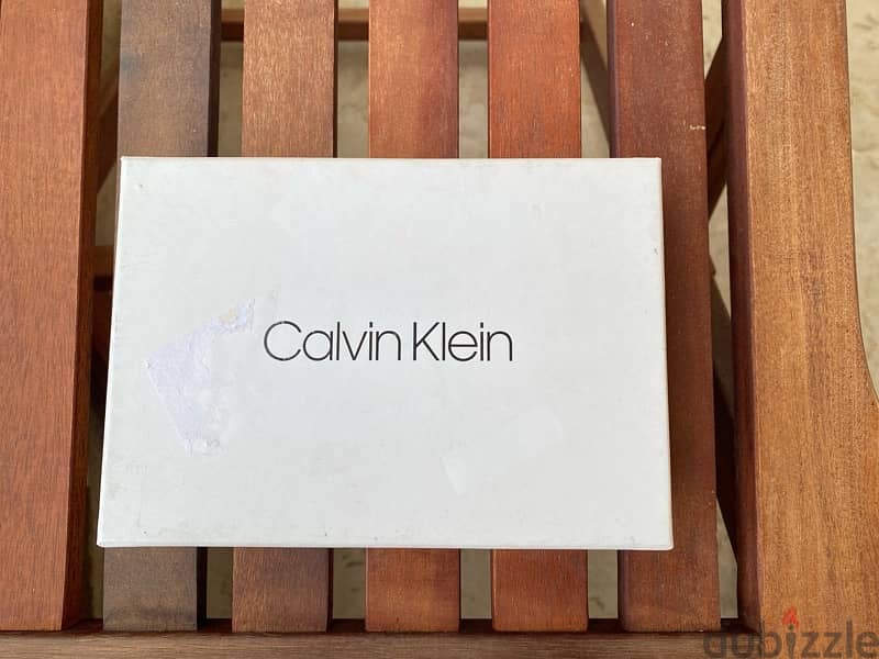CALVIN KLEIN Brown Leather Wallet & Keychain Set. 7