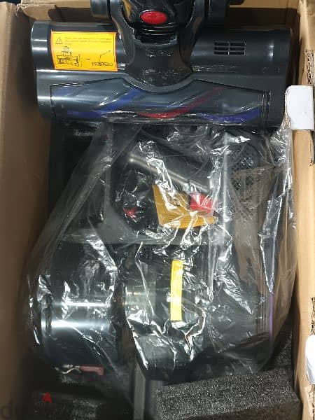 Rechargeable vacuum cleaners new in box 7