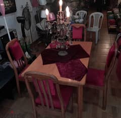 table with 4 comfortable chairs طاولة مع ٤ كراسي و٣ قماش هندي 0