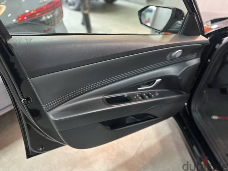 Hyundai Elantra 2022 10