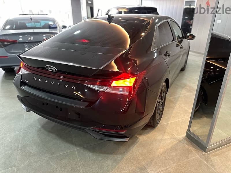 Hyundai Elantra 2022 13