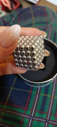 silver magnetic balls 0