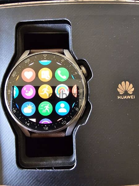 Huawei Watch 3 pro 270$ like NEW with Free strap Stainlnes and 2 cover 10