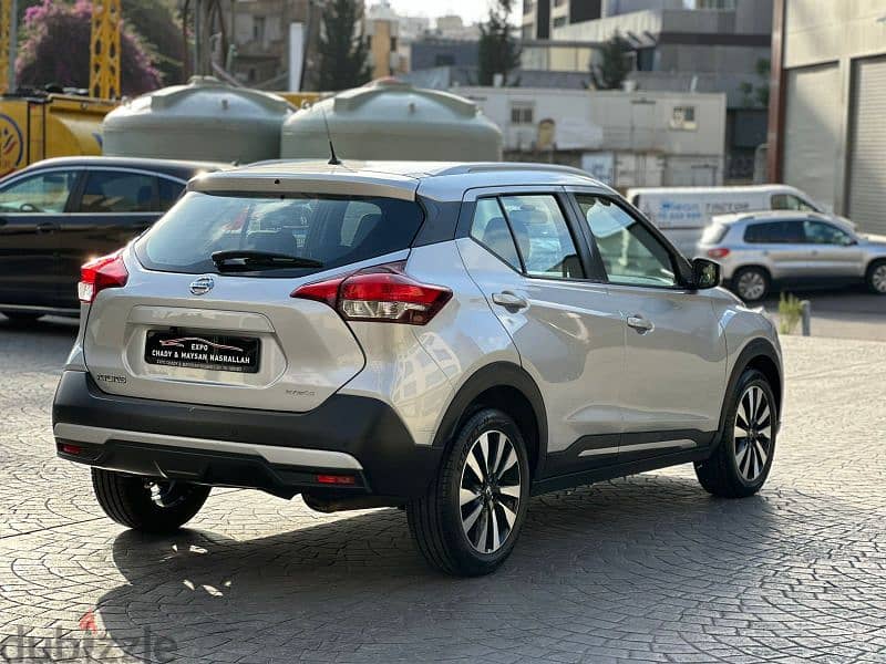 Nissan kicks from agency one owner 7